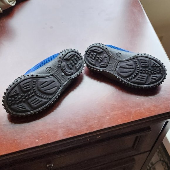 NWOT Airwalk Blue/Black Kids Water Shoes Size 8 - Picture 13 of 15
